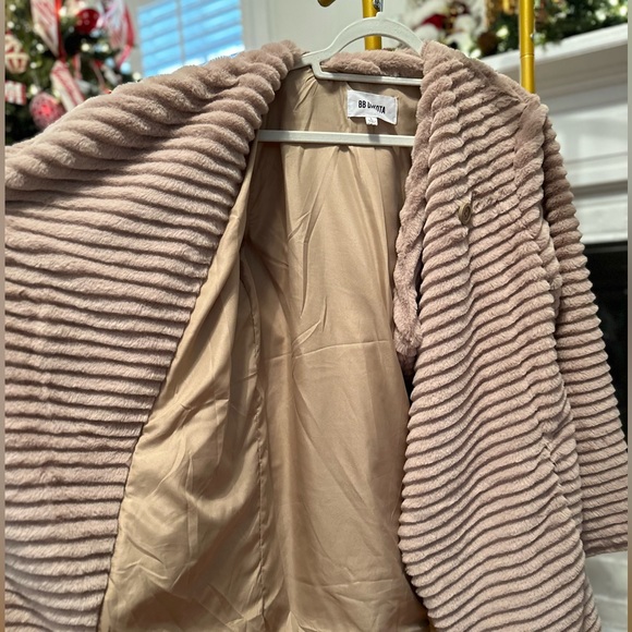 BB Dakota Tan Faux Fur Jacket - Picture 6 of 7